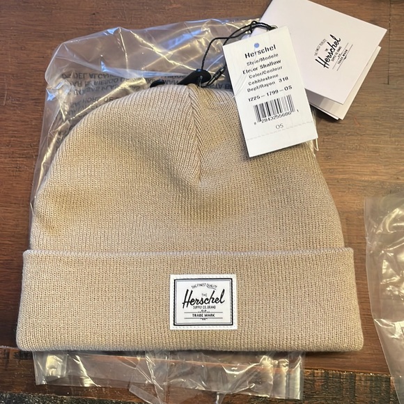 Herschel Elmer shallow in cobblestone - Picture 1 of 3